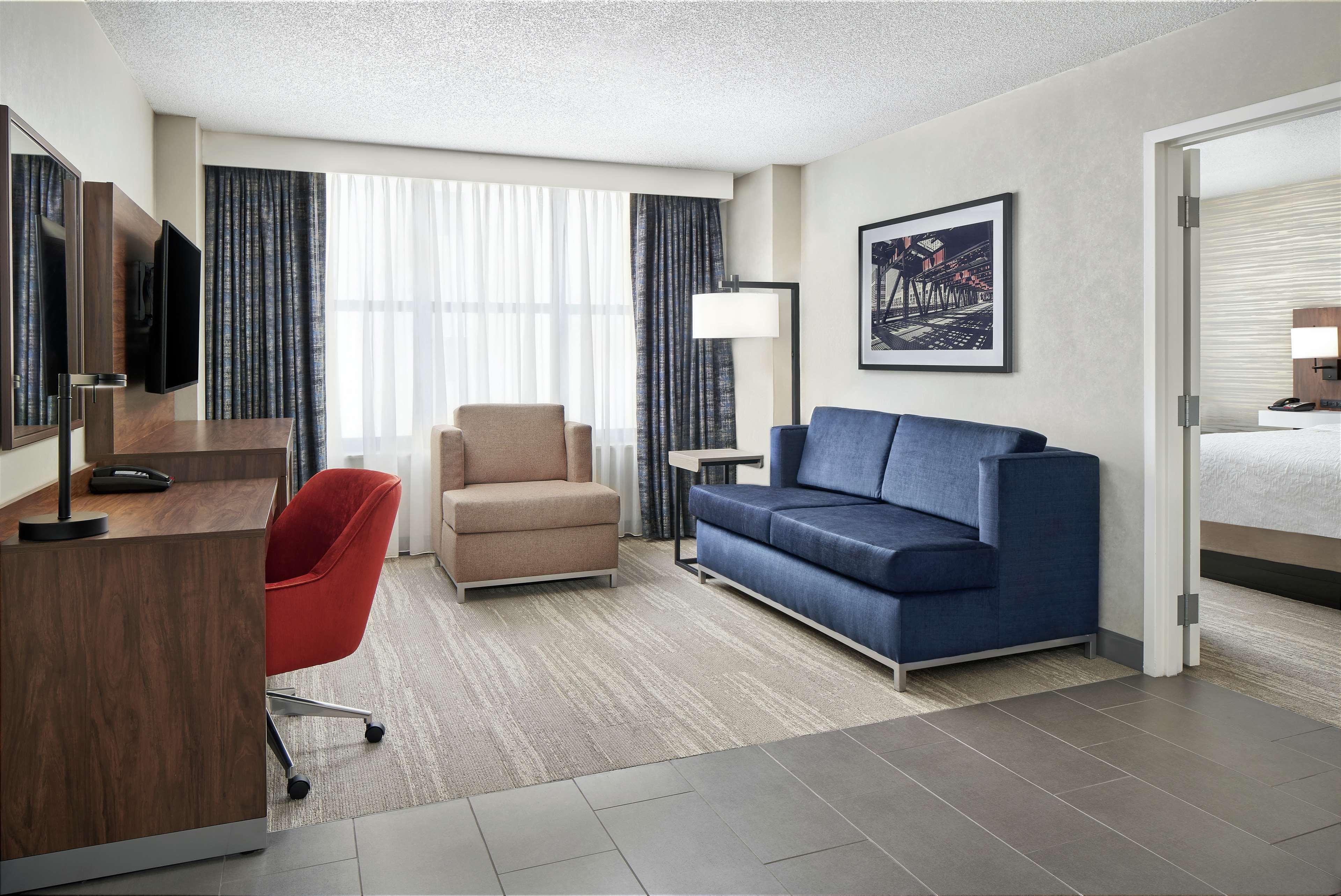 Hampton Inn & Suites Chicago-Downtown Exterior photo