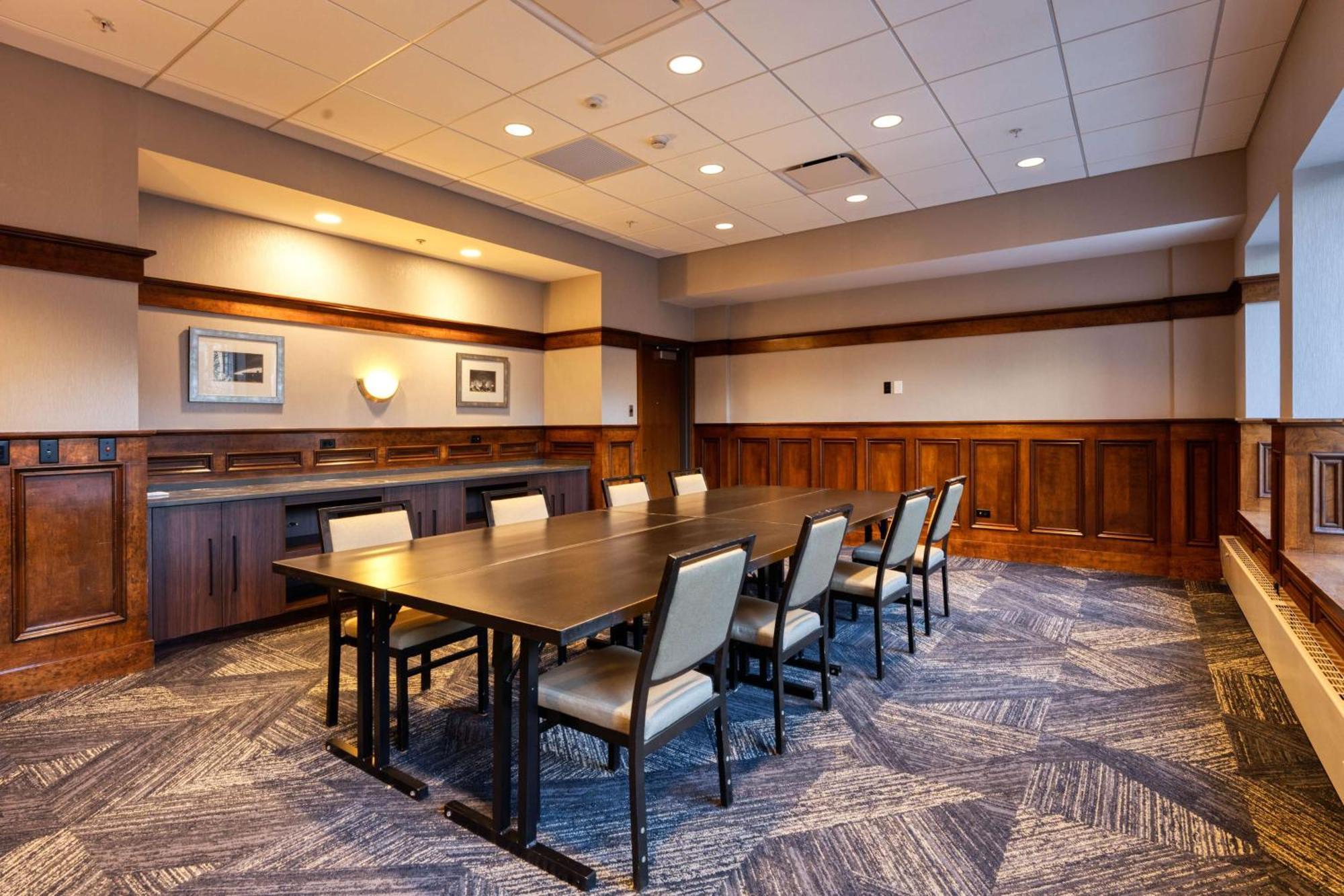 Hampton Inn & Suites Chicago-Downtown Exterior photo