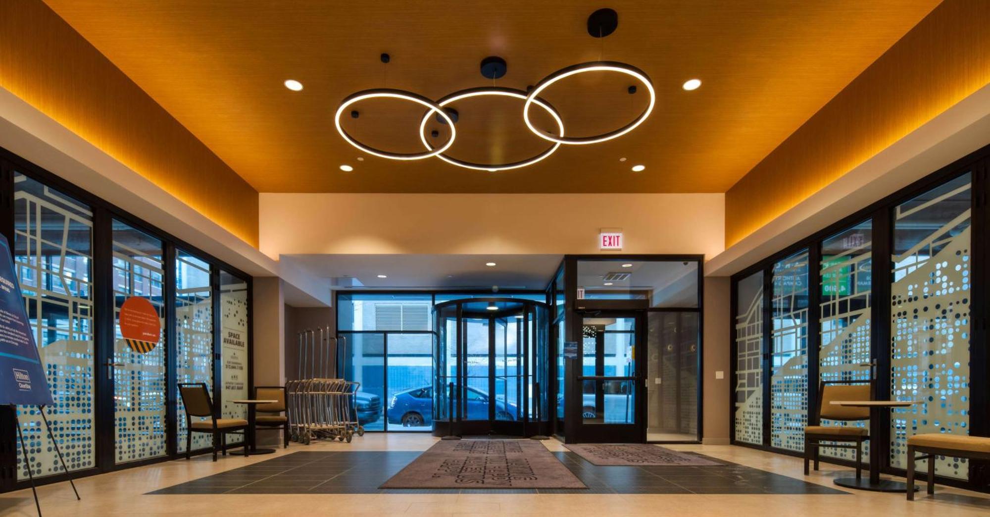 Hampton Inn & Suites Chicago-Downtown Exterior photo